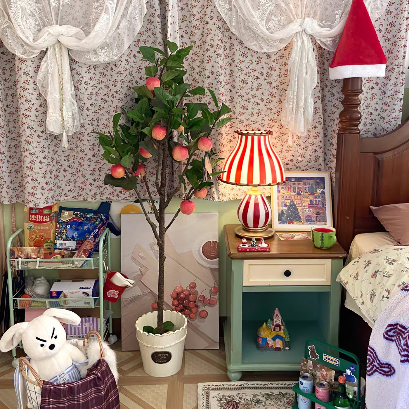 JollyGlow - Table Lamp with Circus Elements and Lively Lighting