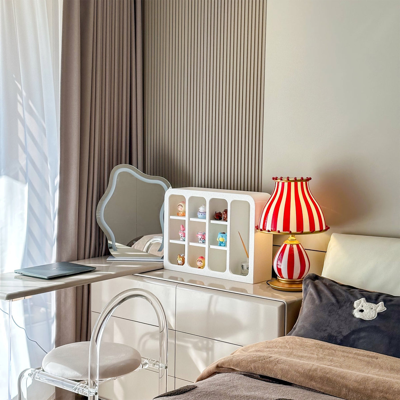JollyGlow - Table Lamp with Circus Elements and Lively Lighting
