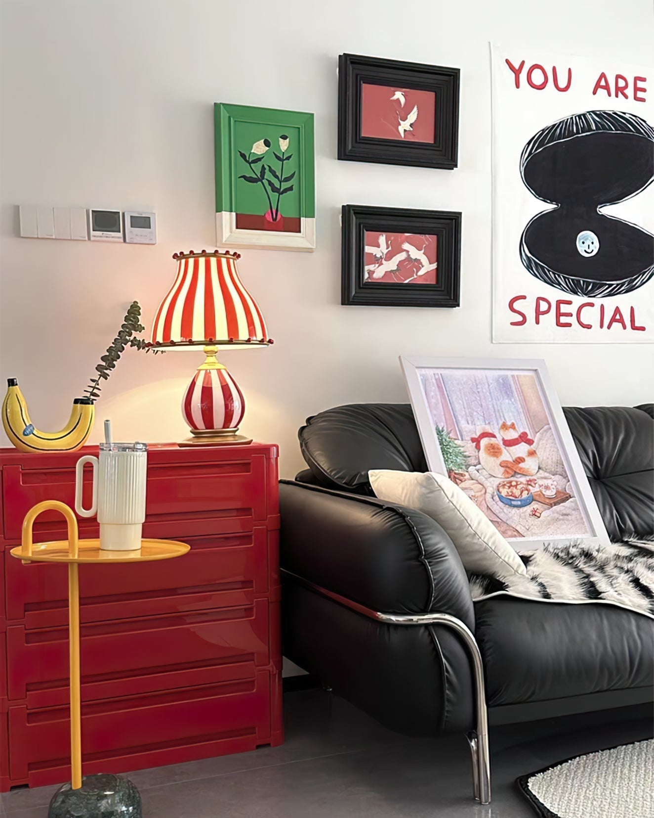 JollyGlow - Table Lamp with Circus Elements and Lively Lighting