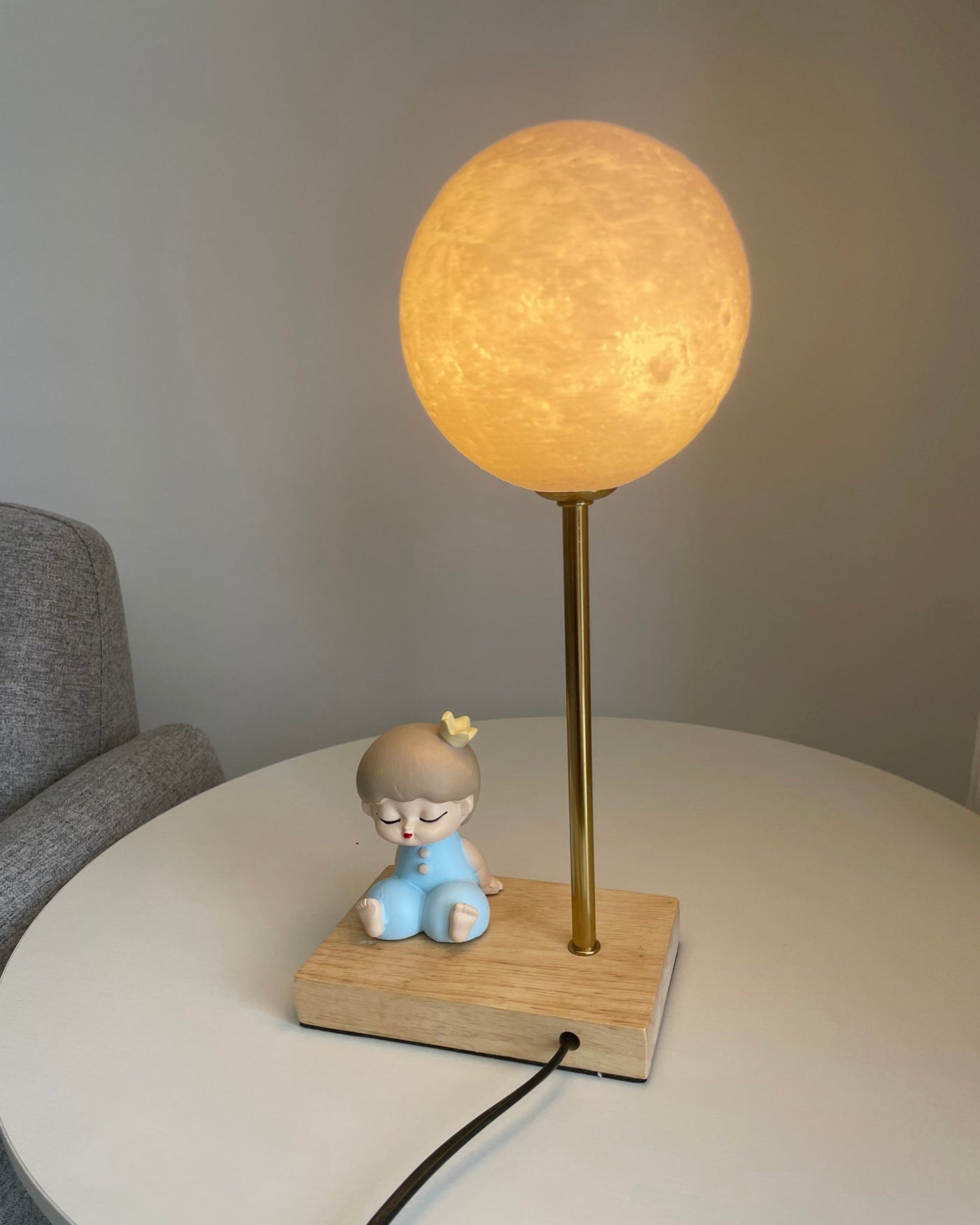 MoonGlow - Creative Table Lamp with Moon Shape and LED Light