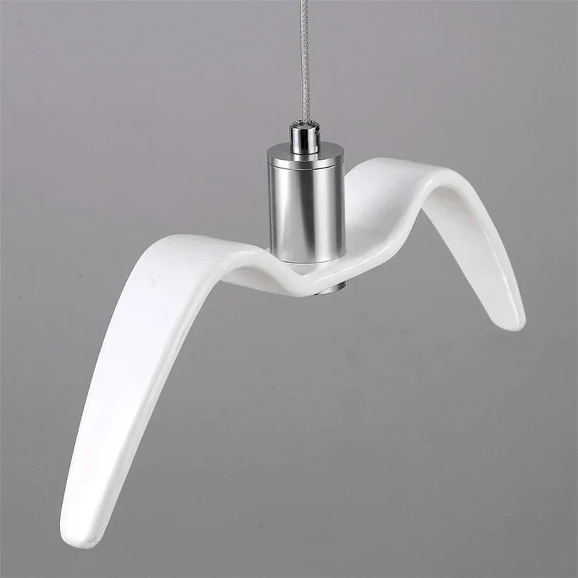 FeatherGlow – Artistic Bird-Inspired Lamp
