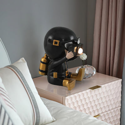 DiverRadiance - Elegant Lamp with Soft Lighting and Contemporary Design