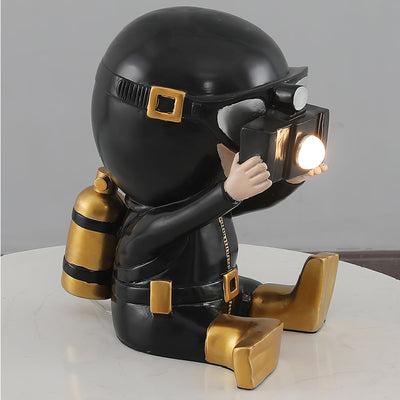 DiverRadiance - Elegant Lamp with Soft Lighting and Contemporary Design