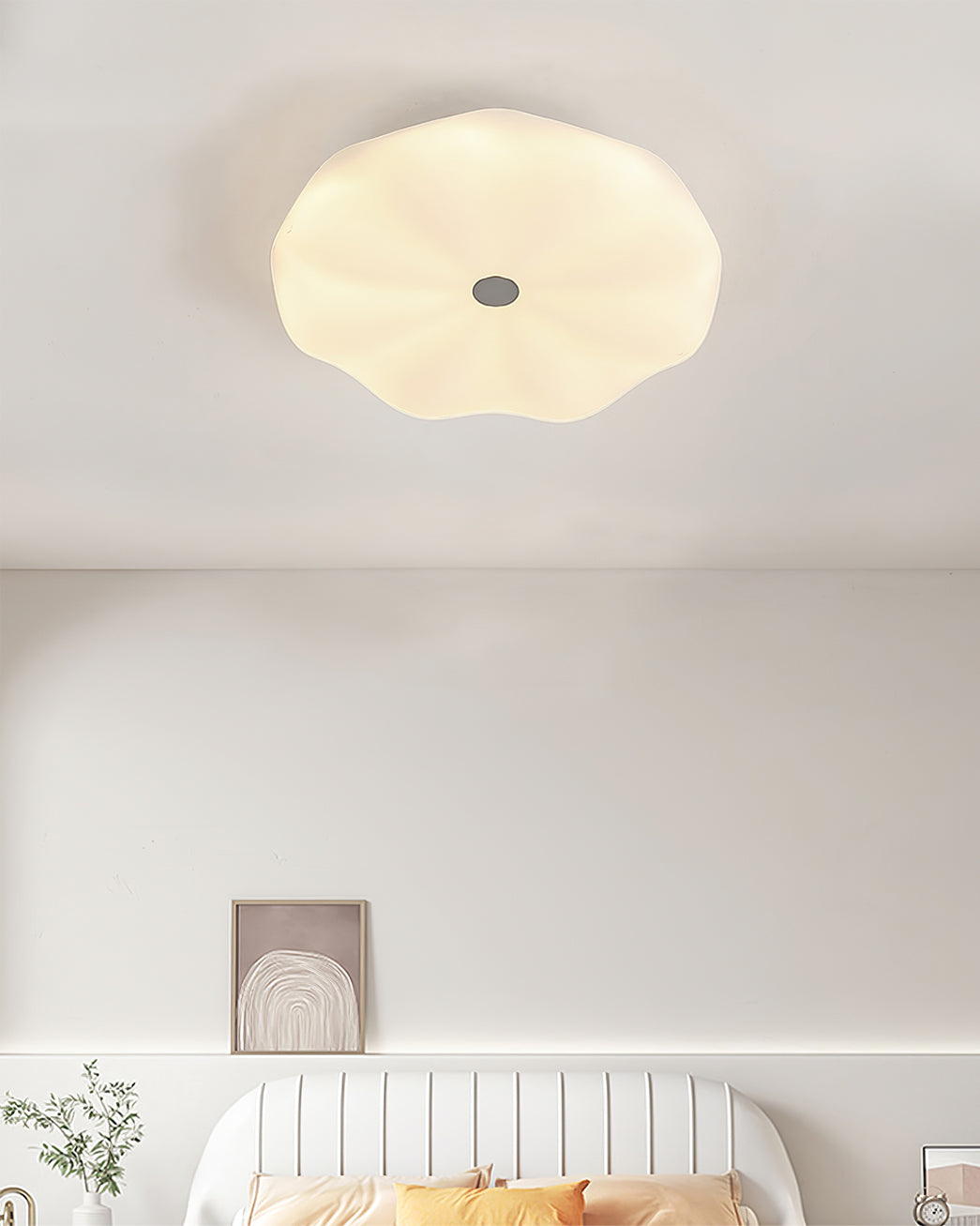 LuxeRing - Ceiling Lamp with Smooth Round Design and Cozy Glow