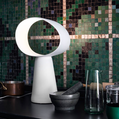 EclipseGlow - Table Lamp with Sleek Design and Atmospheric Lighting