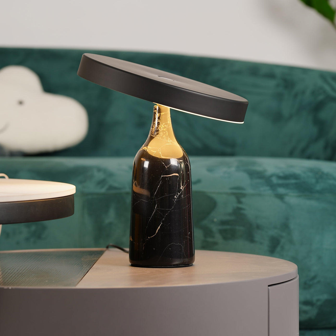 EddyGlow - Table Lamp with Elegant Design and Subtle Light Diffusion