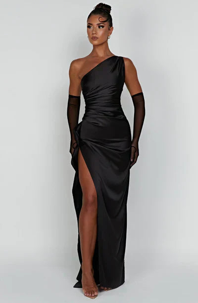 Elegant Satin Dress with High Slit and One-Shoulder Design – Luxurious Evening Wear