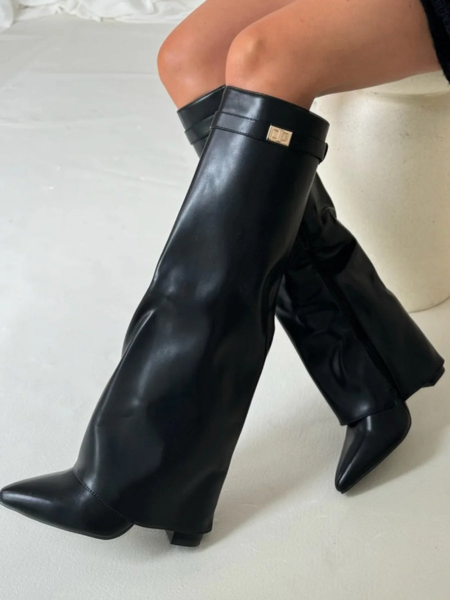 Elegant Suede Ankle Boots with Gold Closure – Stylish and Comfortable Footwear for Any Occasion