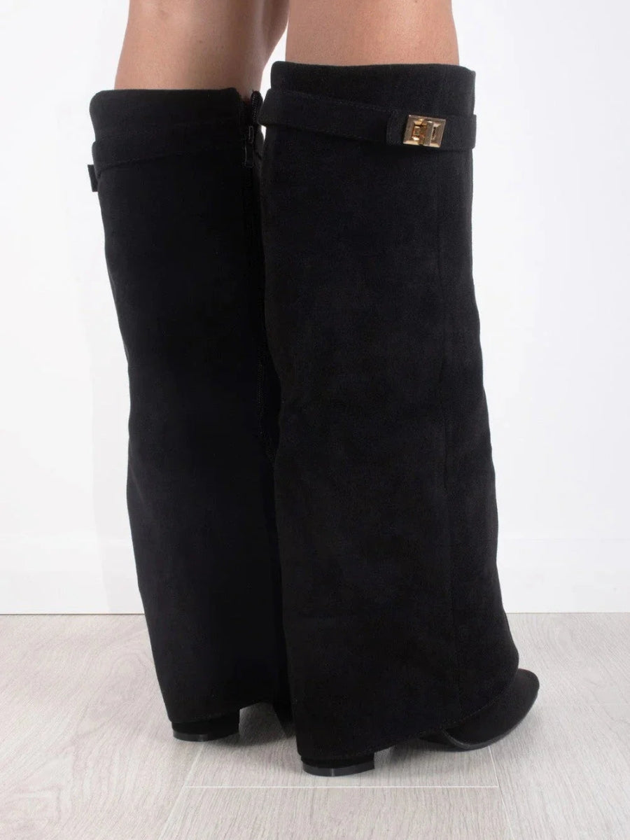 Elegant Suede Ankle Boots with Gold Closure – Stylish and Comfortable Footwear for Any Occasion