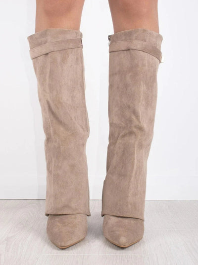 Elegant Suede Ankle Boots with Gold Closure – Stylish and Comfortable Footwear for Any Occasion