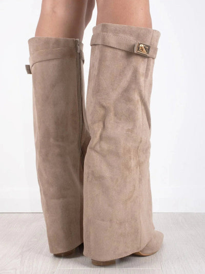 Elegant Suede Ankle Boots with Gold Closure – Stylish and Comfortable Footwear for Any Occasion