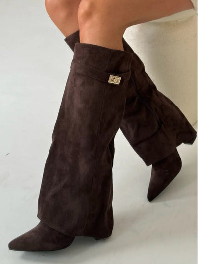 Elegant Suede Ankle Boots with Gold Closure – Stylish and Comfortable Footwear for Any Occasion