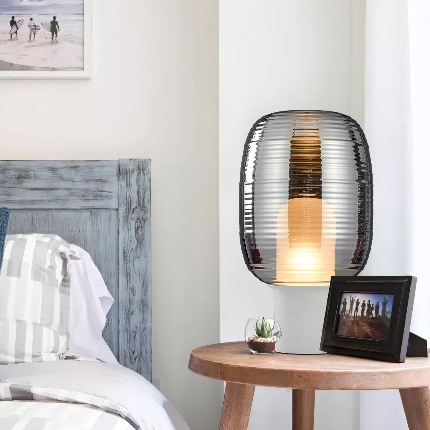 LuxeAura - Sophisticated Lamp with Subtle Elegance and Soft Glow