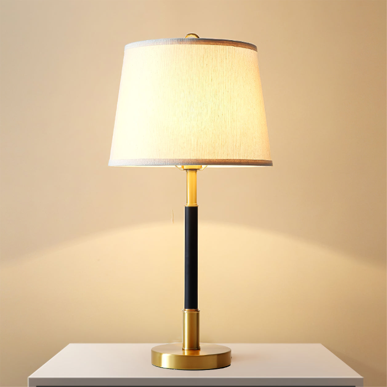 RadiantBrass – Luxurious Brass Table Lamp with Warm Glow