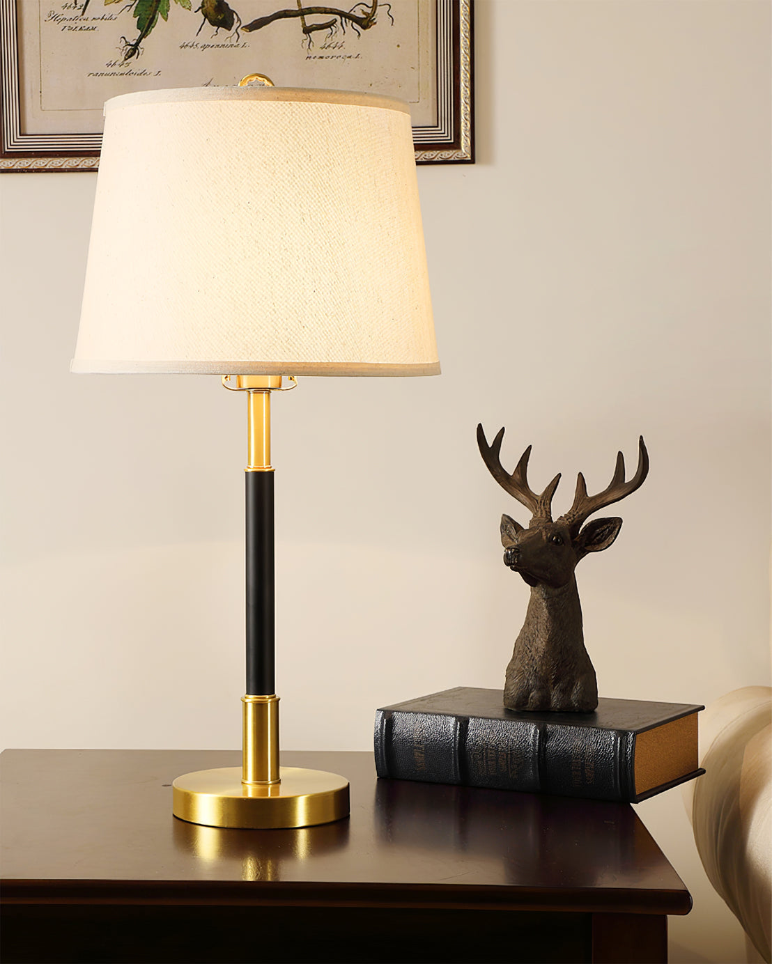 RadiantBrass – Luxurious Brass Table Lamp with Warm Glow