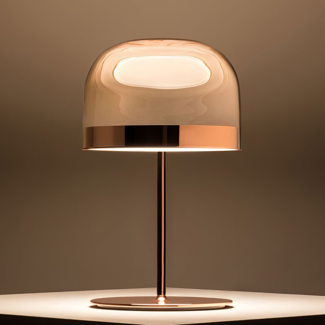 SereneGlow - Table Lamp with Harmonious Design and Gentle Light Spread