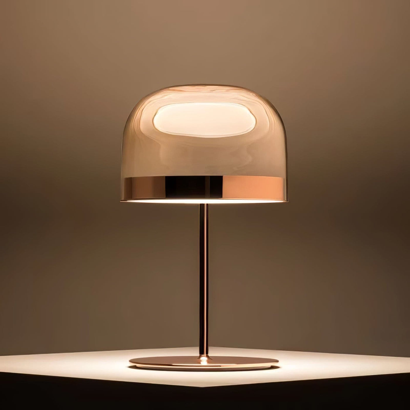 SereneGlow - Table Lamp with Harmonious Design and Gentle Light Spread