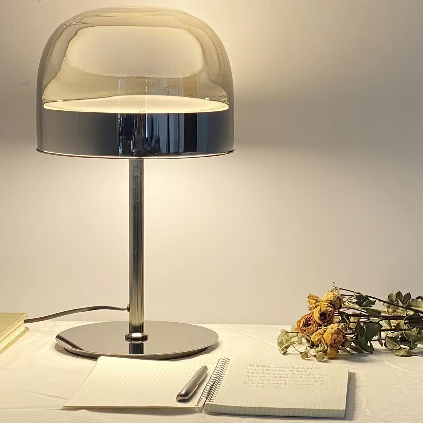 SereneGlow - Table Lamp with Harmonious Design and Gentle Light Spread