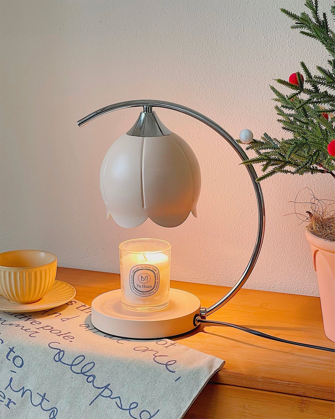 PetalRadiance - Table Lamp
