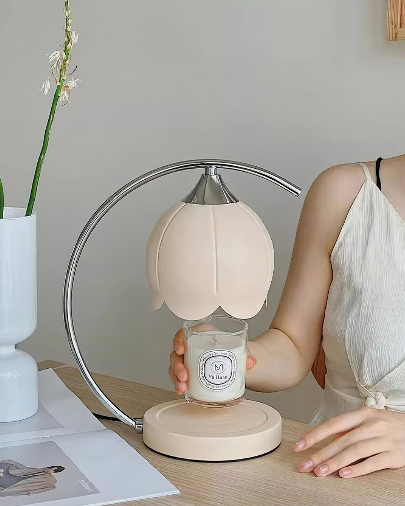 PetalRadiance - Table Lamp