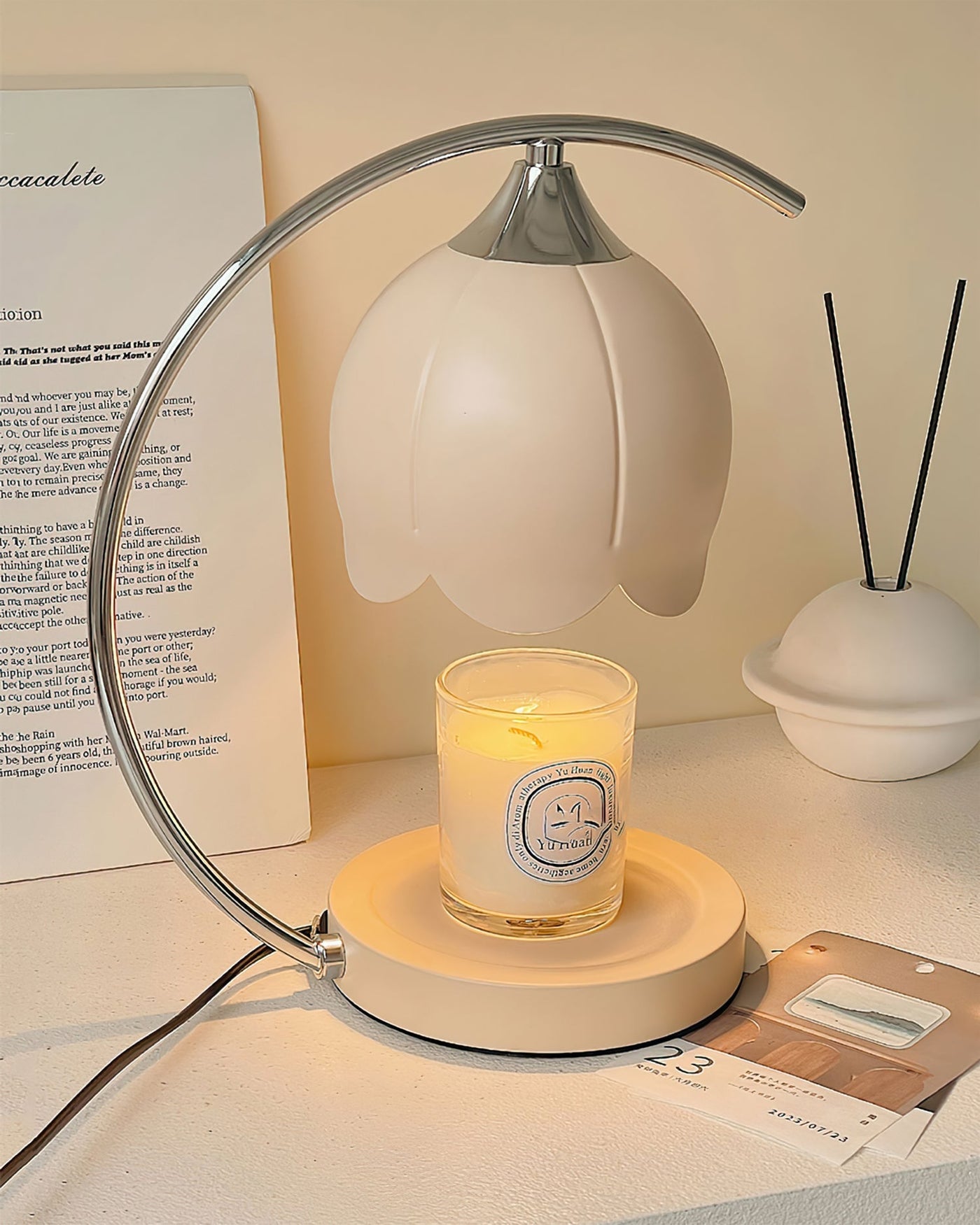PetalRadiance - Table Lamp