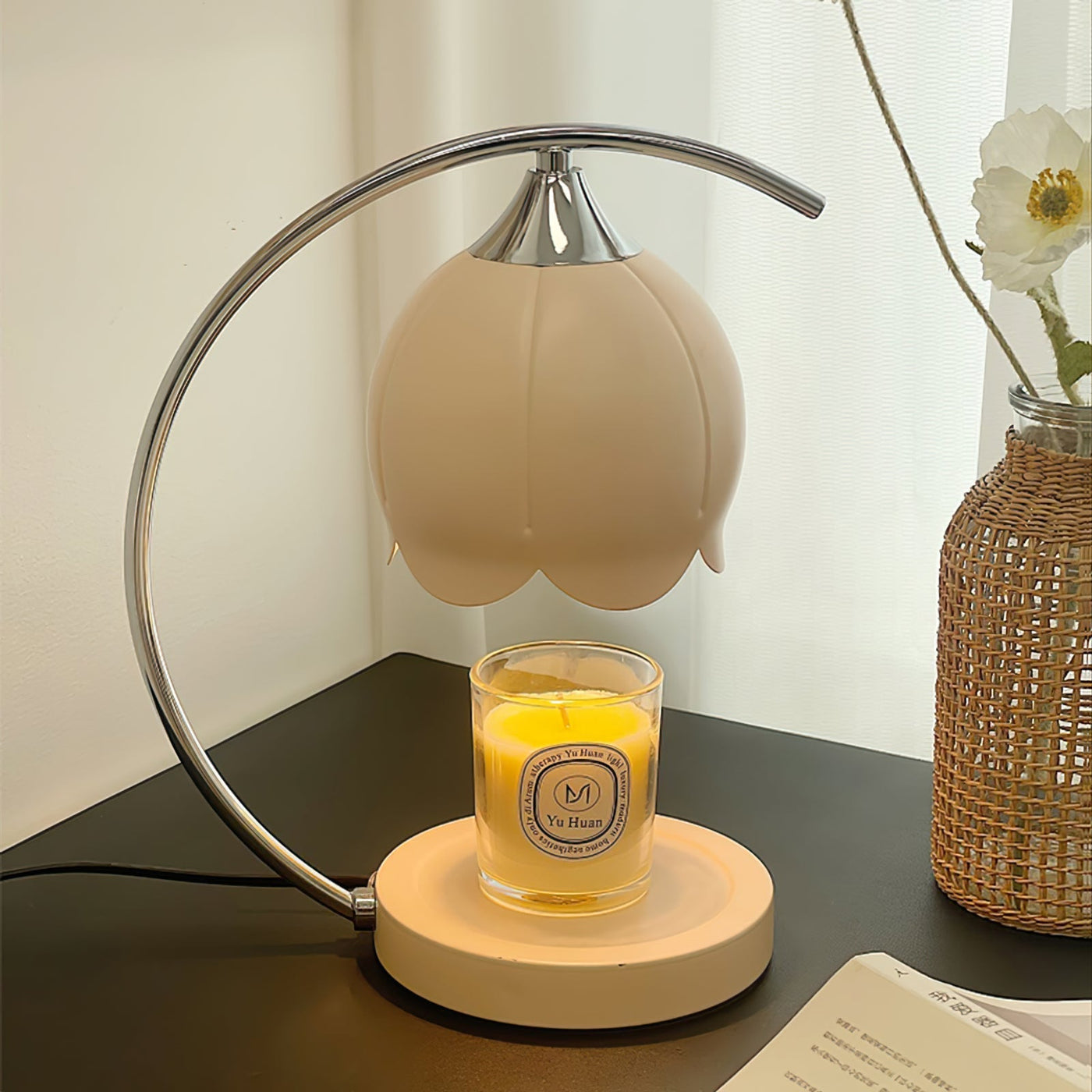 PetalRadiance - Table Lamp