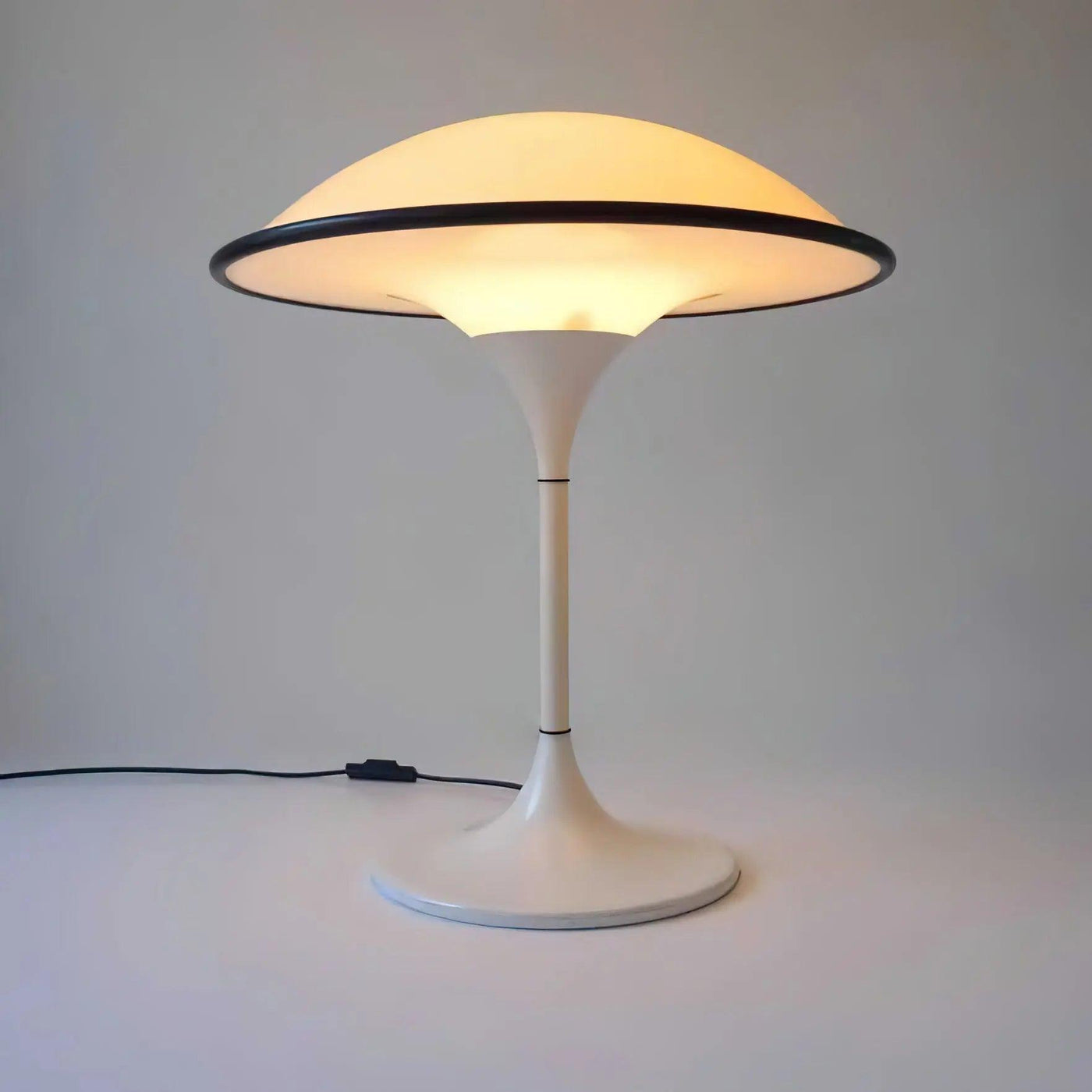 FontanaBeam - Elegant Scandinavian Table Lamp