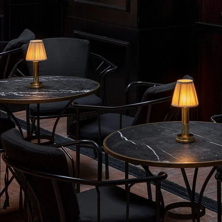 GleamGlow – Modern Brass Table Lamp