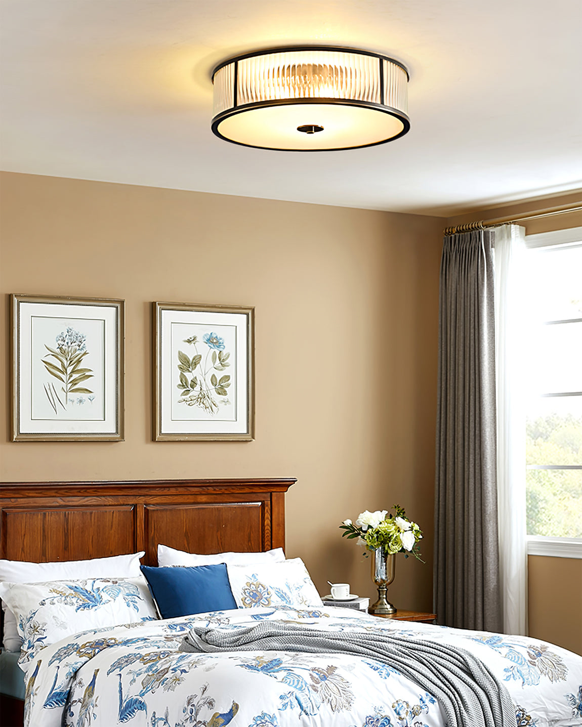 GenevaAura - Ceiling Lamp with Classic Charm and Inviting Light Spread