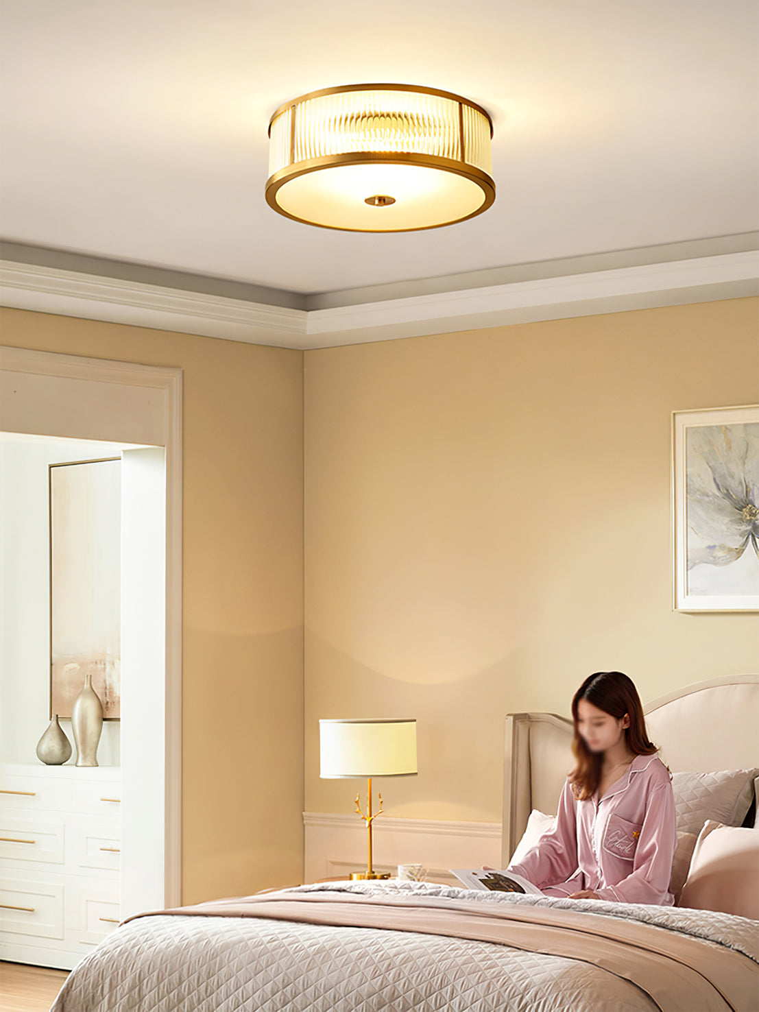 GenevaAura - Ceiling Lamp with Classic Charm and Inviting Light Spread