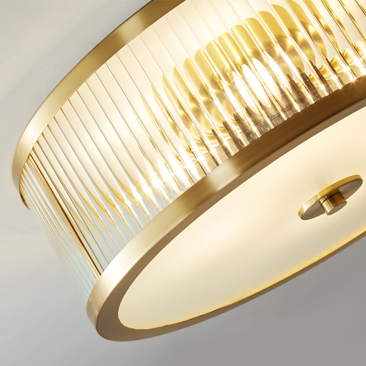 GenevaAura - Ceiling Lamp with Classic Charm and Inviting Light Spread