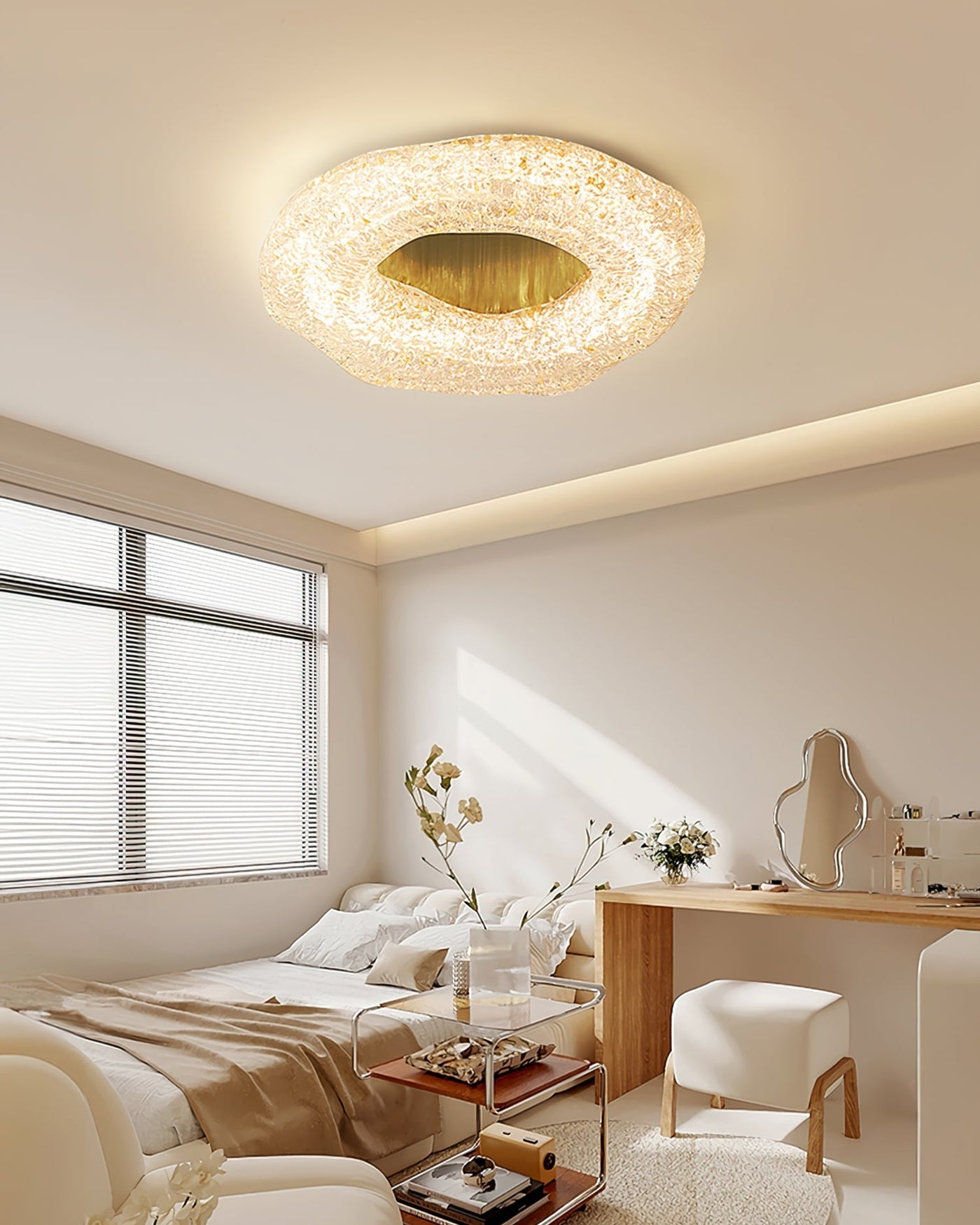 SculptureLuxe - Ceiling Light with Artistic Shape and Warm Glow