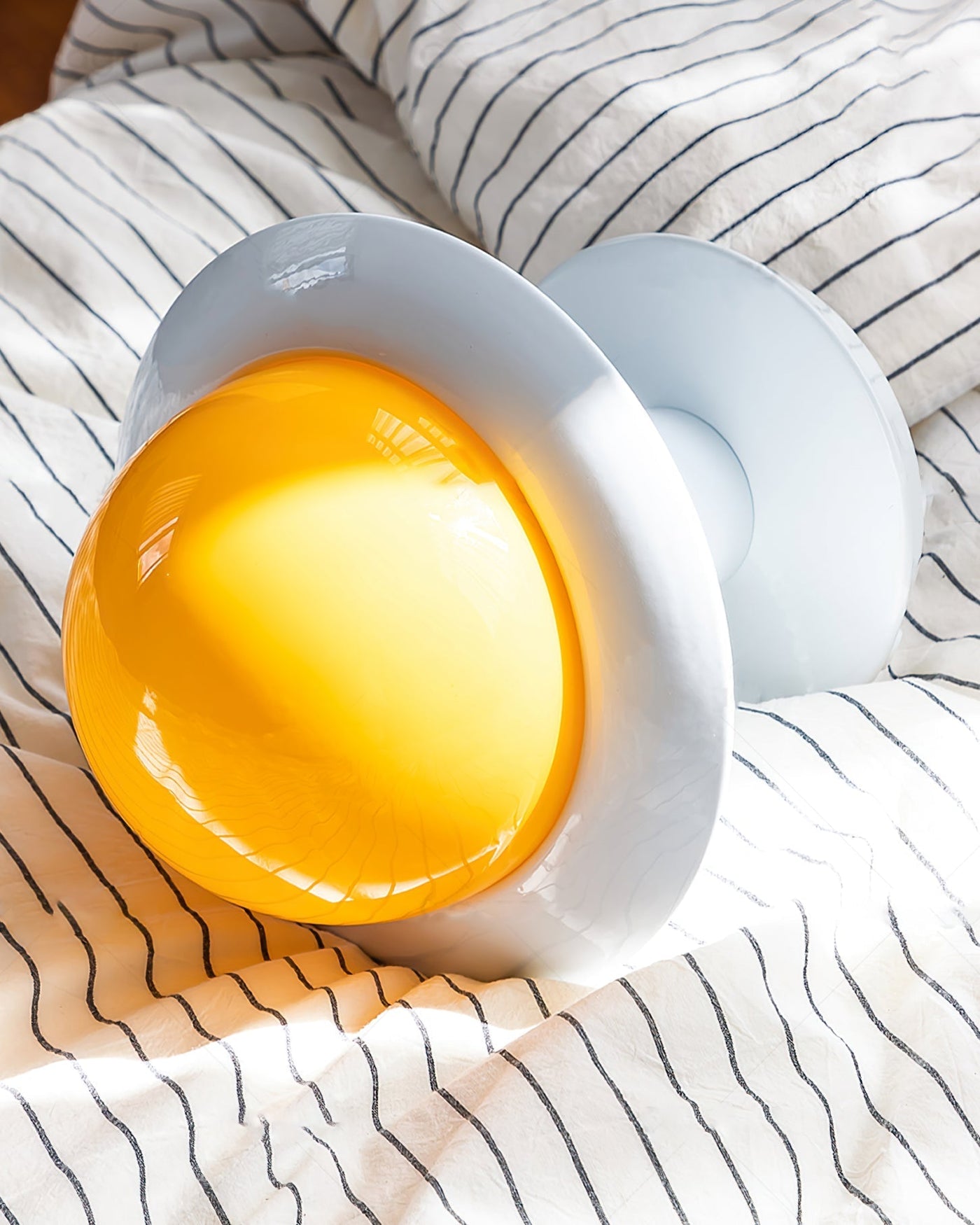 LumaEgg - Elegant Table Light