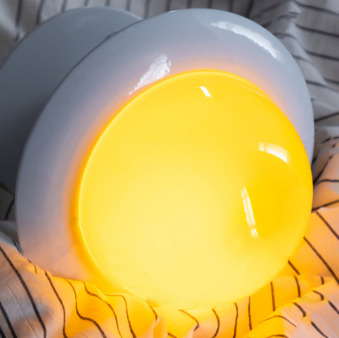 LumaEgg - Elegant Table Light