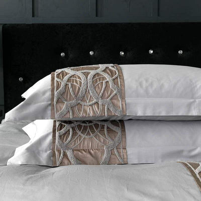 SatinLoom – Elegant Grey Duvet Cover Set with Chain Pattern