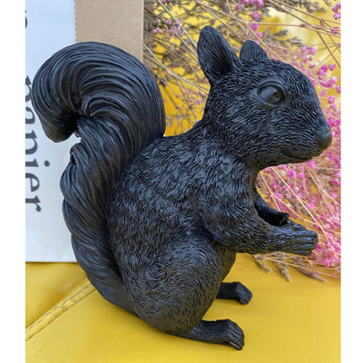 ForestGlow - Sophisticated Squirrel Lamp