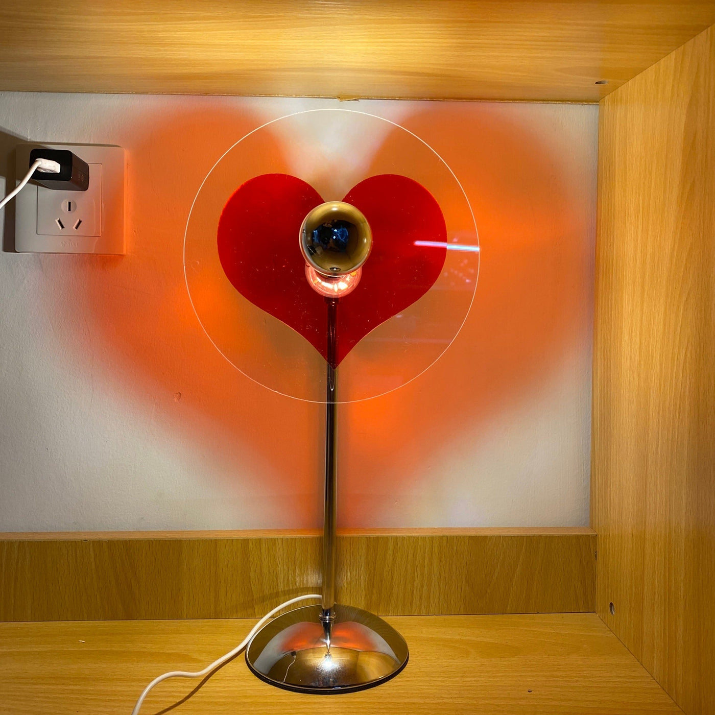 LoveGlow – Elegant Table Lamp with Rechargeable LED