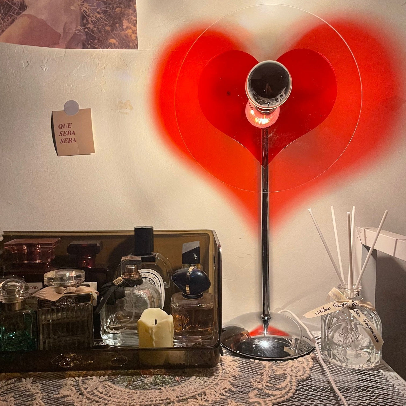 LoveGlow – Elegant Table Lamp with Rechargeable LED