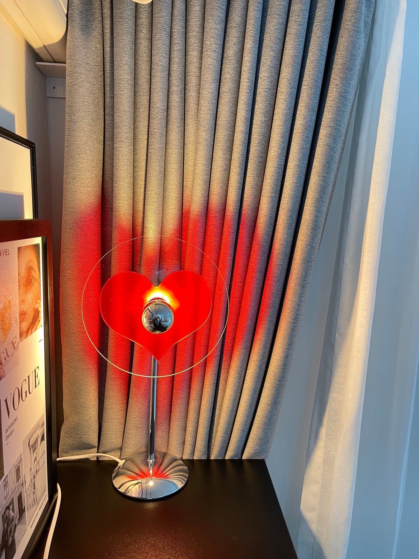 LoveGlow – Elegant Table Lamp with Rechargeable LED
