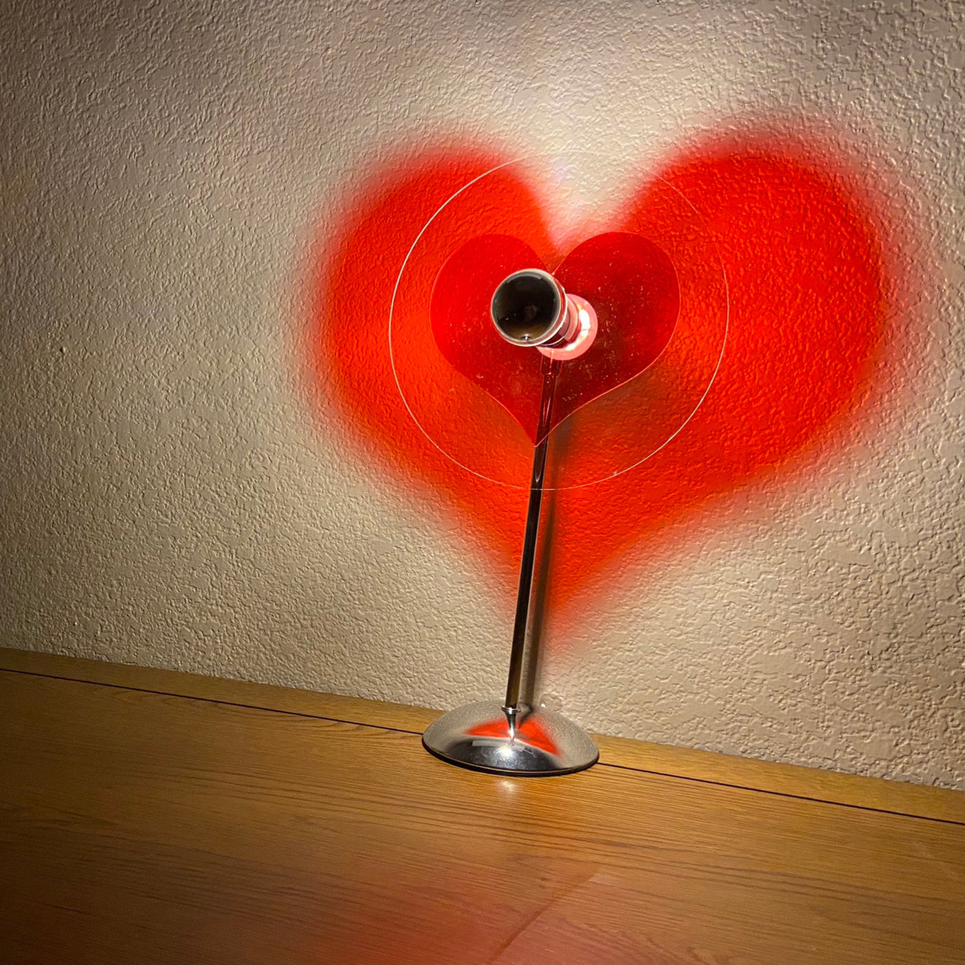 LoveGlow – Elegant Table Lamp with Rechargeable LED
