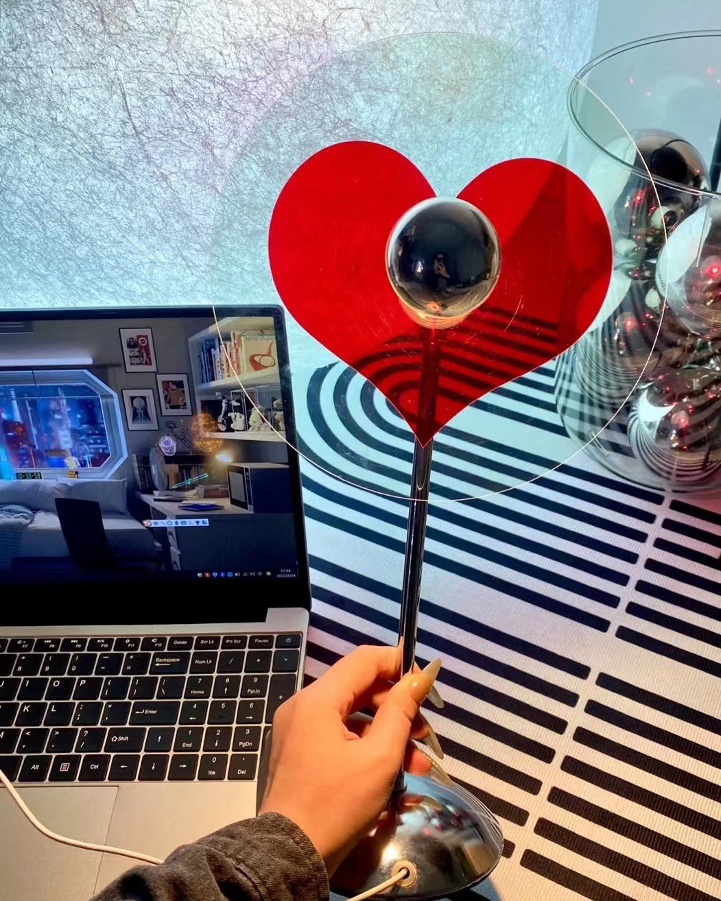 LoveGlow – Elegant Table Lamp with Rechargeable LED