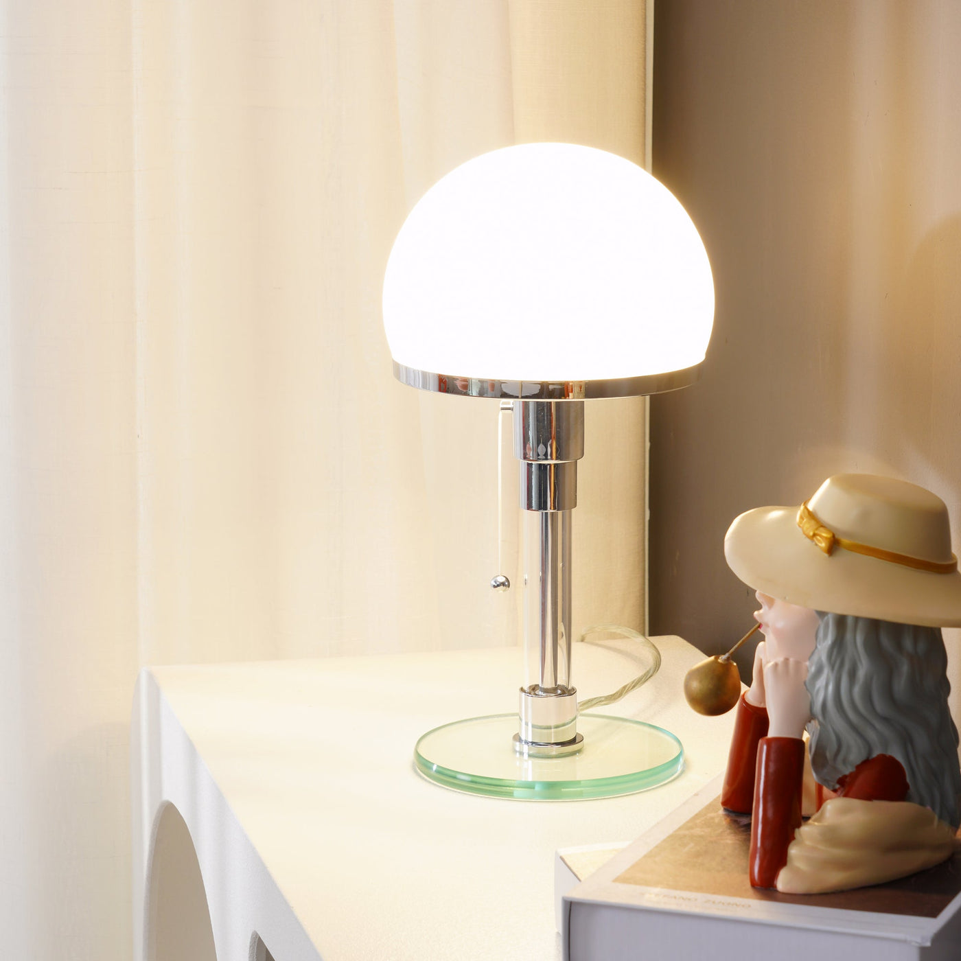 LuxeSphere - Chrome Table Light