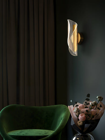 CrystalAura – Sparkling Crystal Wall Light for Glamorous Touch