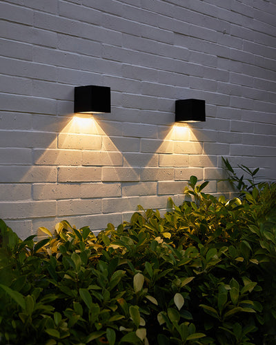 GlowBeam – Elegant Outdoor Wall Lamp for Mood Lighting