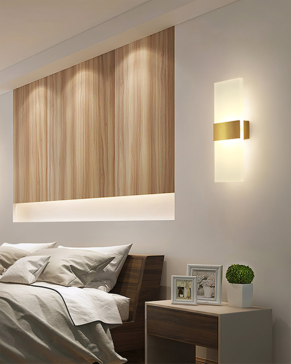 CenturyGlow – Mid-Century Wall Lamp for Timeless Style
