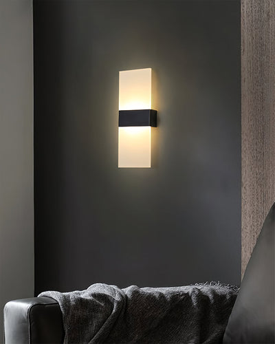 CenturyGlow – Mid-Century Wall Lamp for Timeless Style