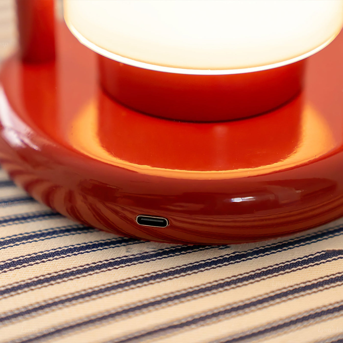 GlowKero - Compact Desk Light