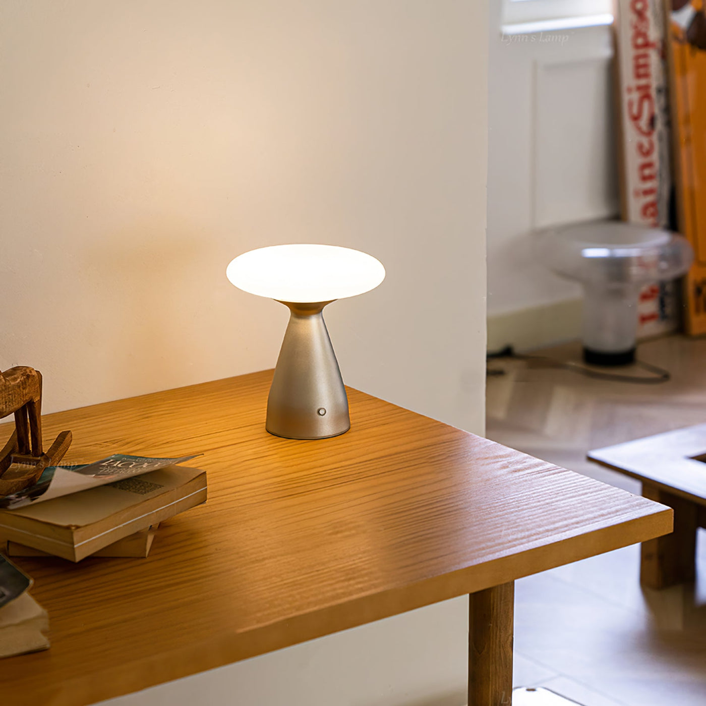 LumenKlaus - Modern Desk Lamp