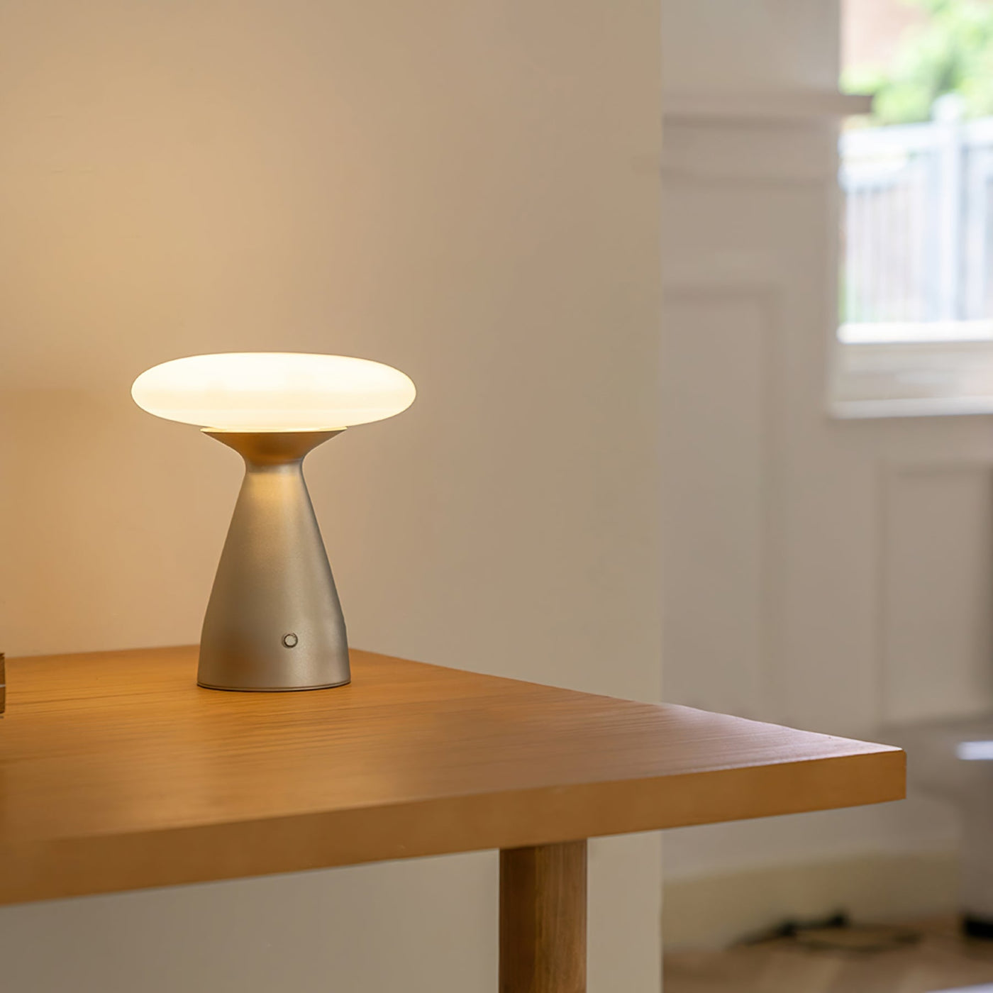 LumenKlaus - Modern Desk Lamp