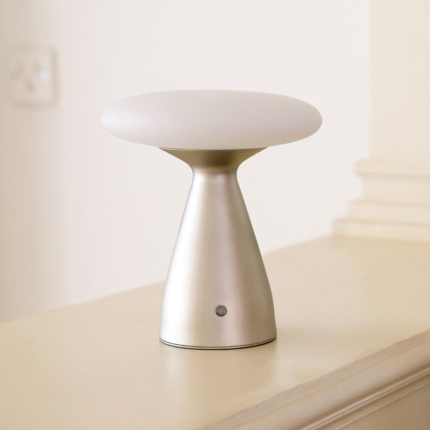 LumenKlaus - Modern Desk Lamp